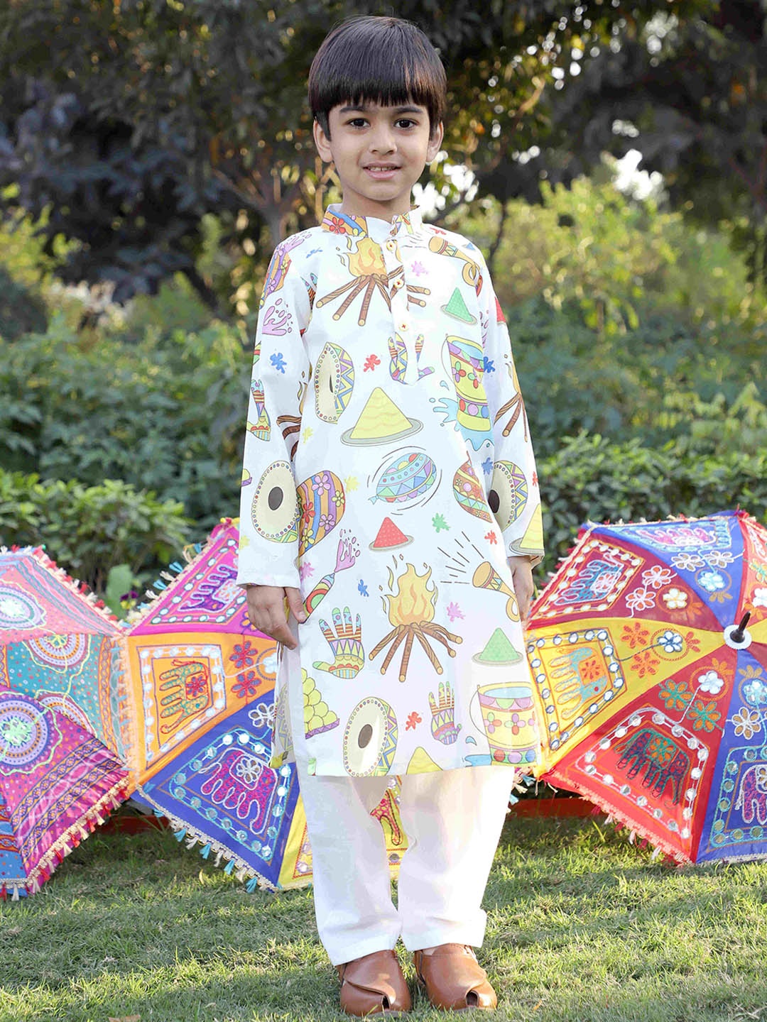 

EthIndia Boys Quirky Printed Pure Cotton Straight Kurta With Pyjama, White