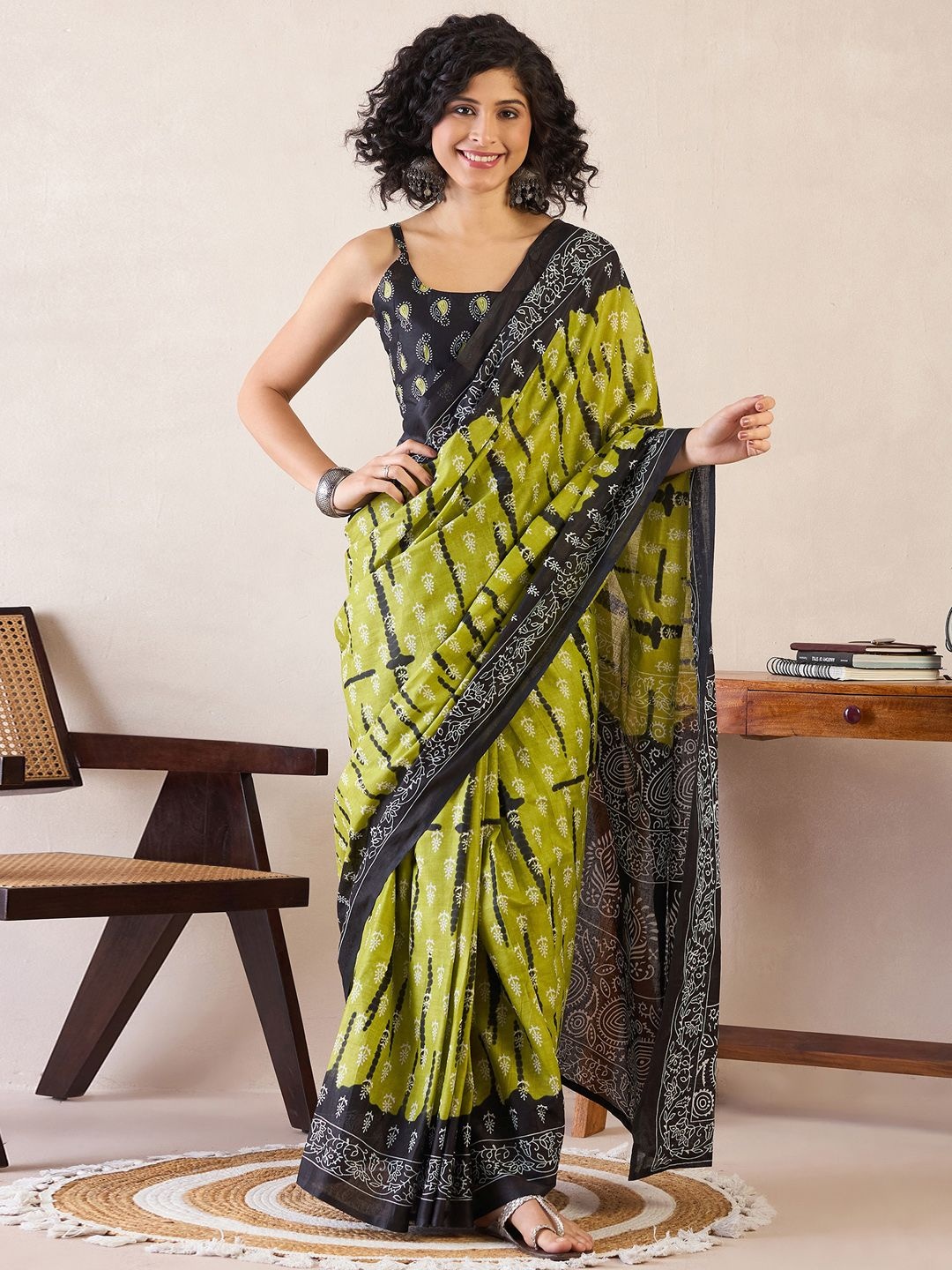 

Mitera Ethnic Motifs Ready to Wear Bagh Saree, Olive