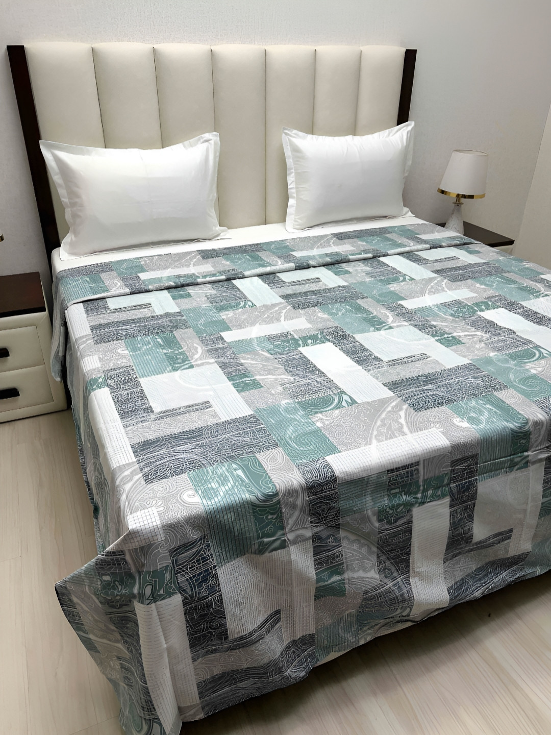 

Pure Decor Green & White Printed Pure Cotton Super King Duvet Cover