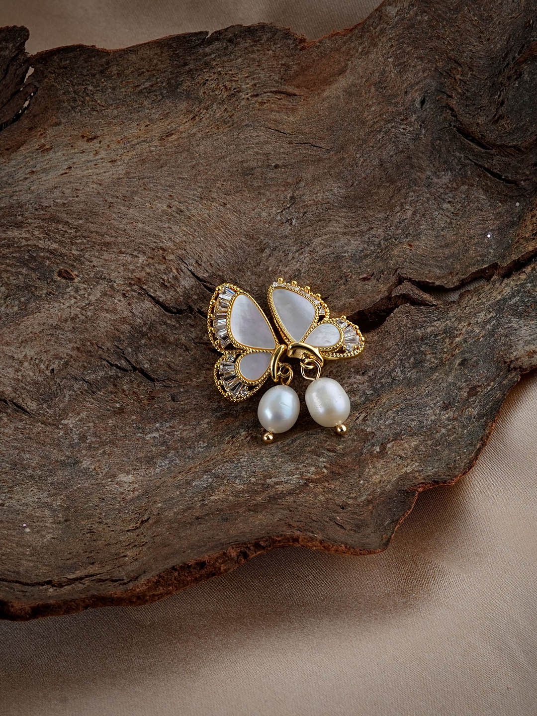 

TOTAPARI Gold-Plated Contemporary Studs