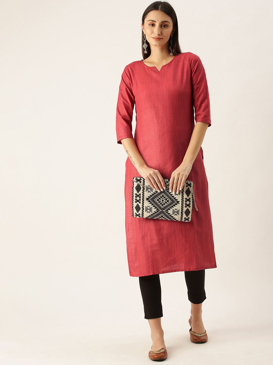 

Fourleaf Notch Neck Straight Kurta, Red