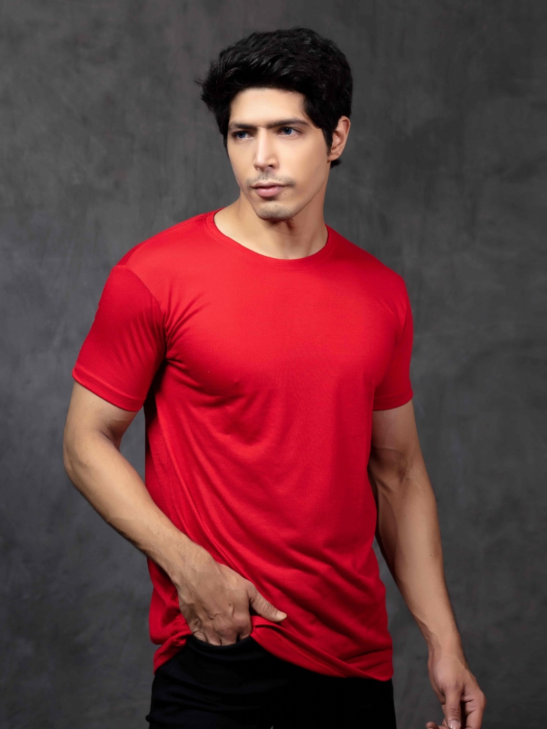 

INDIAN THREADS Men Raw Edge T-shirt, Red