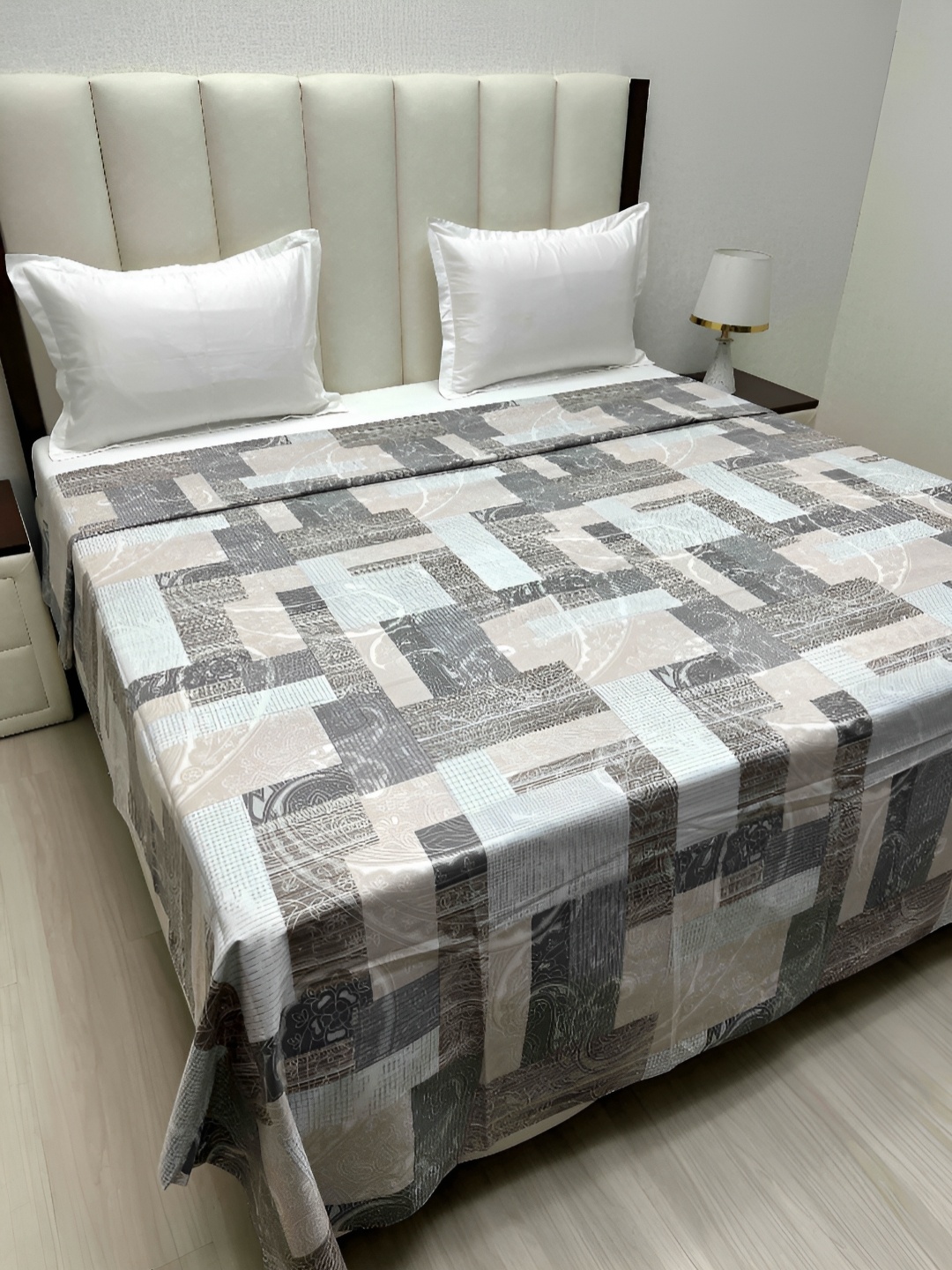 

Pure Decor Beige & Grey Printed Pure Cotton 260 TC King Duvet Cover