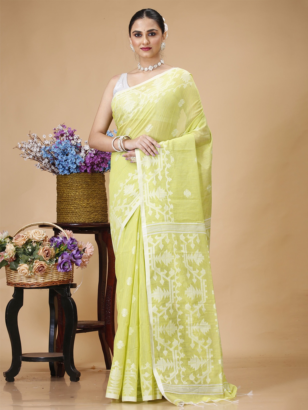 

SLAGHA Woven Design Silk Cotton Taant Saree, Fluorescent green