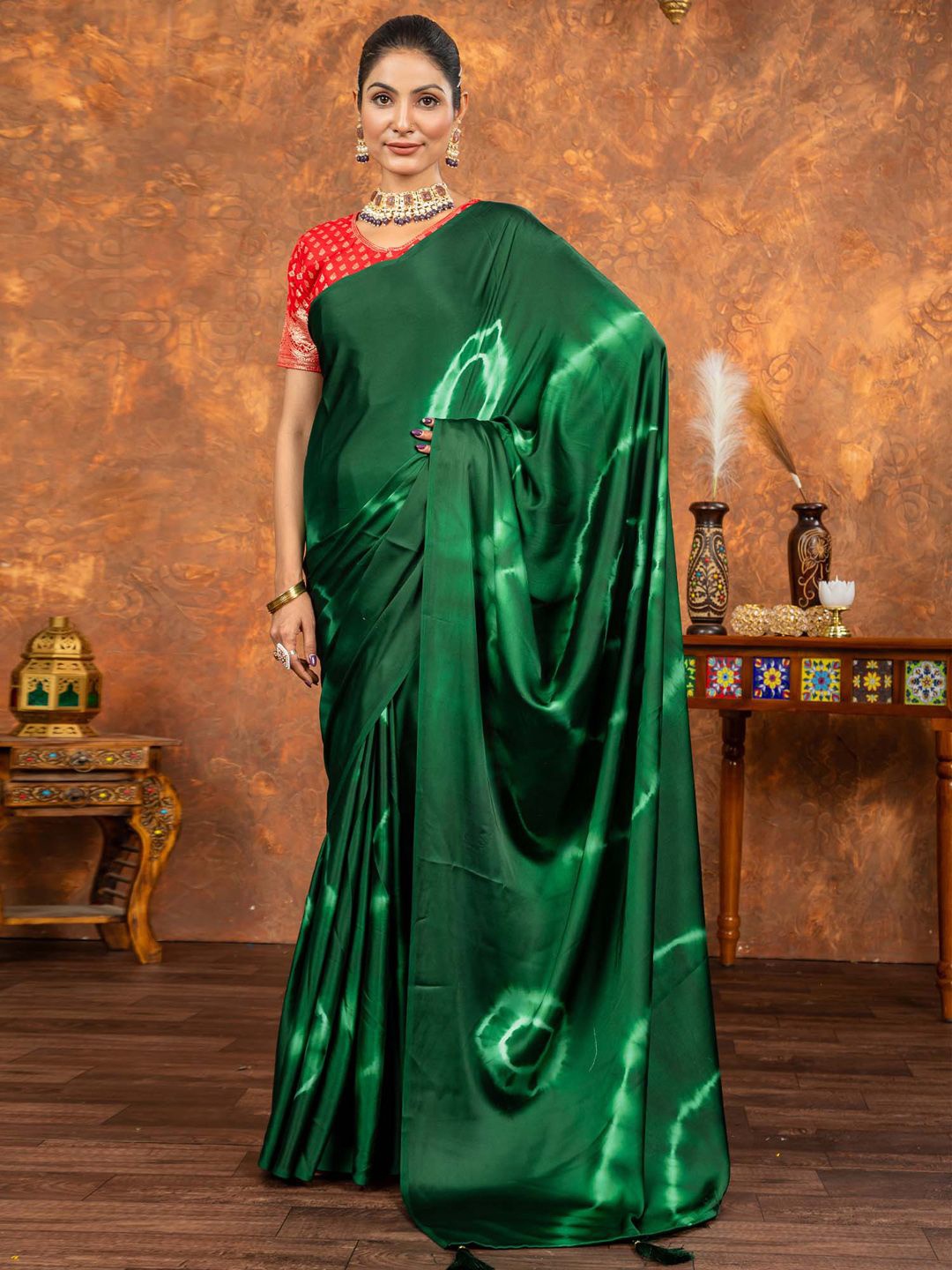 

Mitera Tie and Dye Satin Block Print Saree, Green