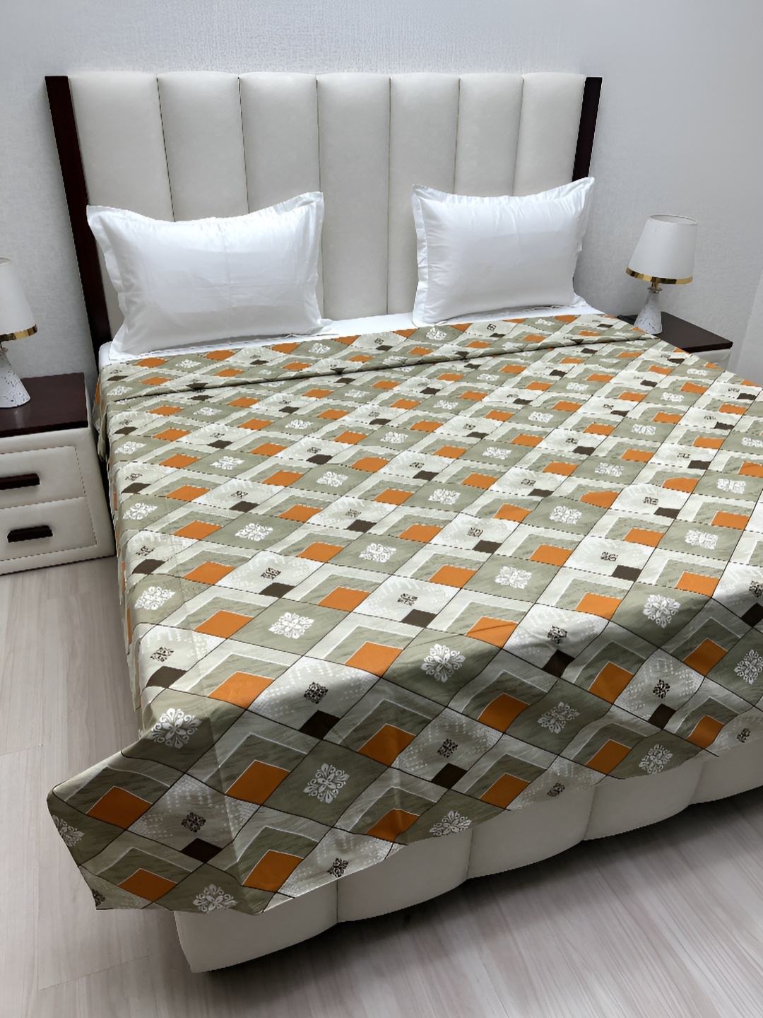 

Pure Decor Green & Brown Printed Pure Cotton 260 TC King Size 2.2 m x 2.4 m