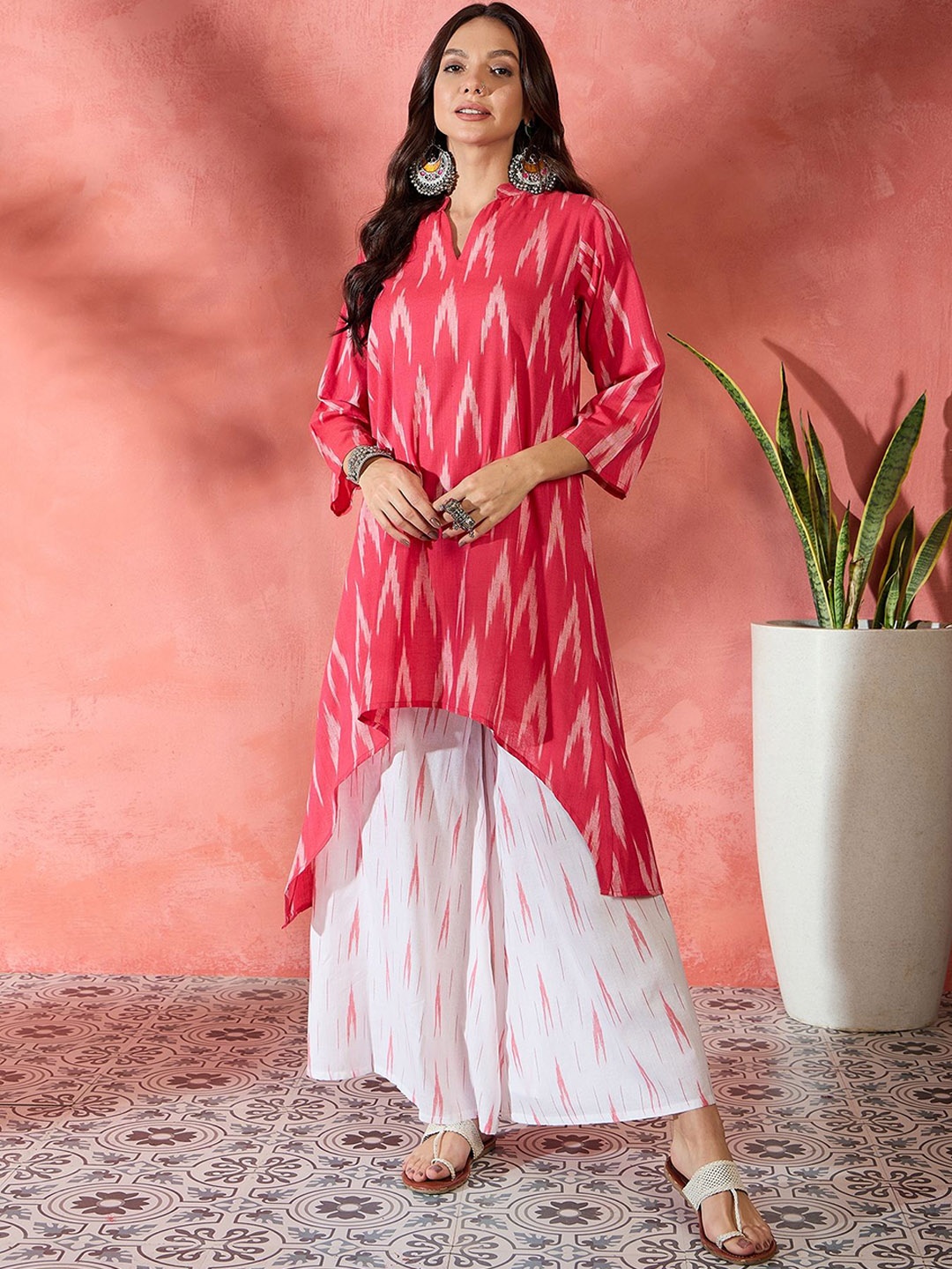 

Sangria Geometric Printed Mandarin Collar Cotton A-Line Kurta With Palazzos, Red