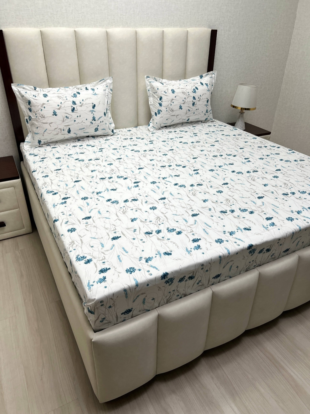 

Pure Decor Mansion White & Blue Printed Pure Cotton 380 TC King Bedsheet Set 2.74m x 2.74m