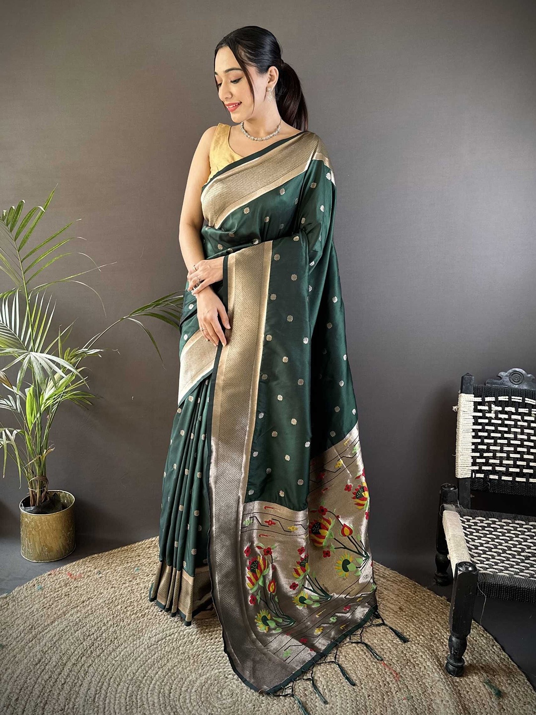 

Mitera Ethnic Motifs Zari Silk Blend Paithani Saree, Green