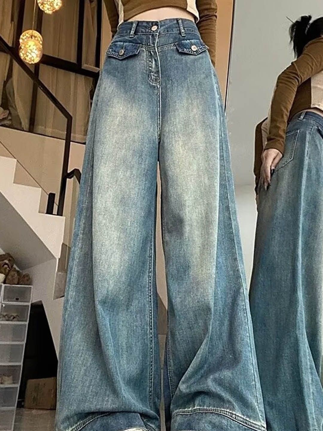 

StyleCast Women Slash Knee Heavy Fade Jeans, Blue