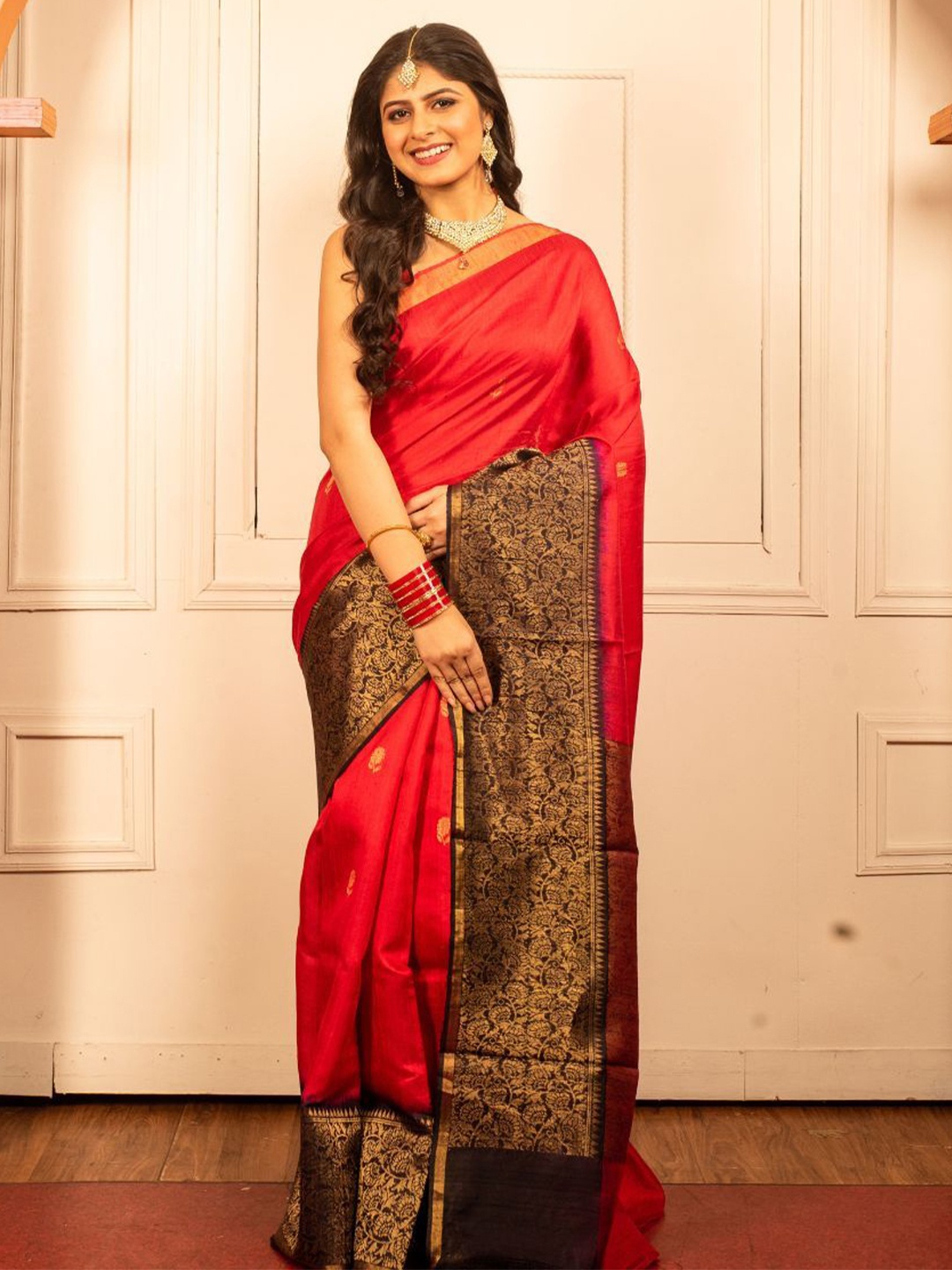 

8POURE Woven Design Zari Pure Silk Saree, Red