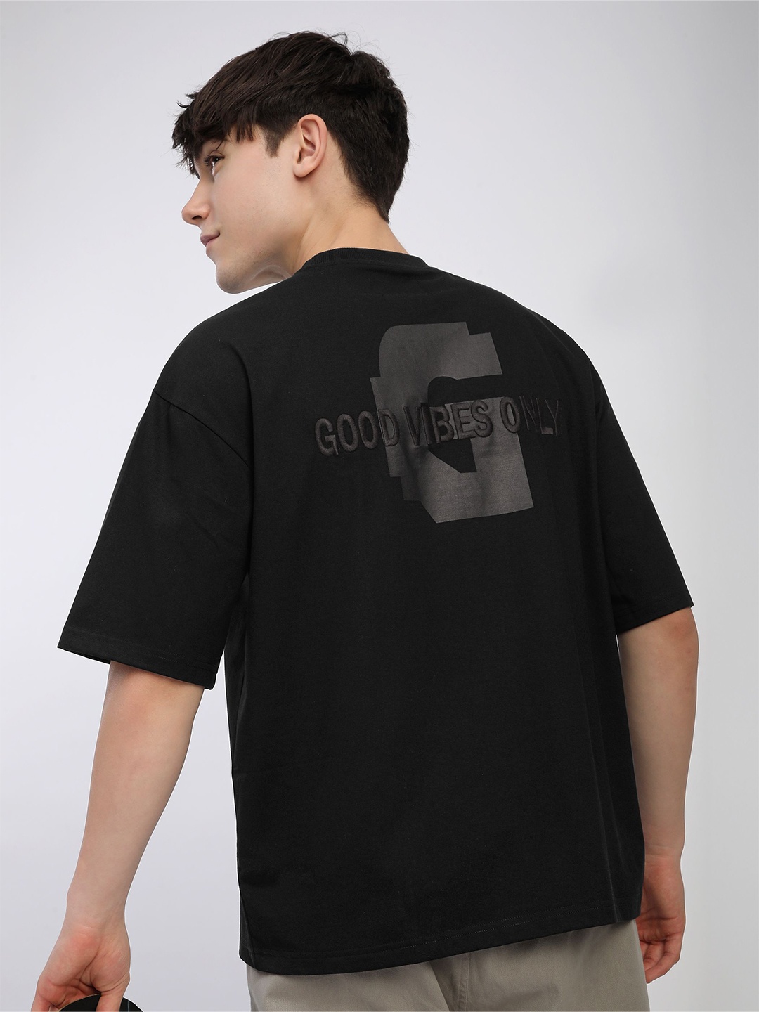 

Beyoung Men Typography Pockets T-shirt, Black