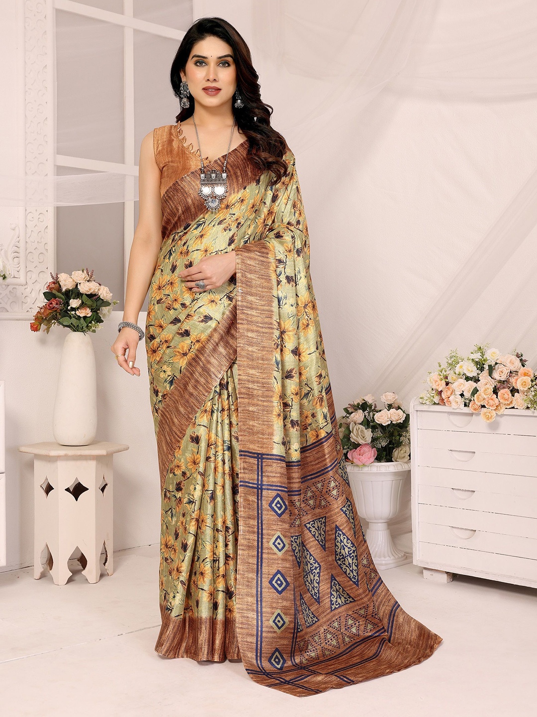 

Moda Rapido Floral Printed Saree With Unstitched Blouse Piece, Green