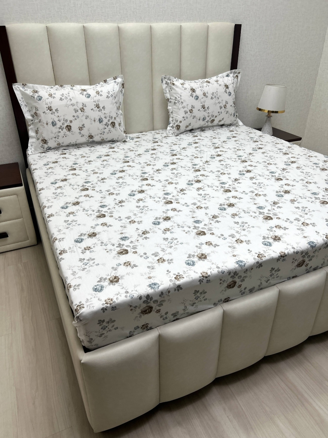 

Pure Decor White & Brown Floral 600 TC King Bedsheet with 2 Pillow Covers