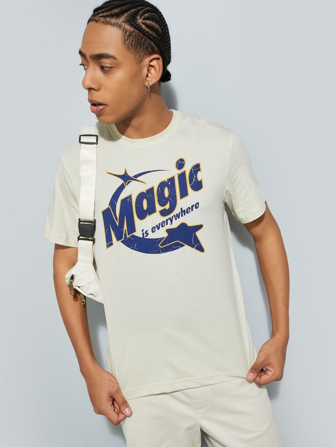 

max Men Typography Printed Applique T-shirt, Beige