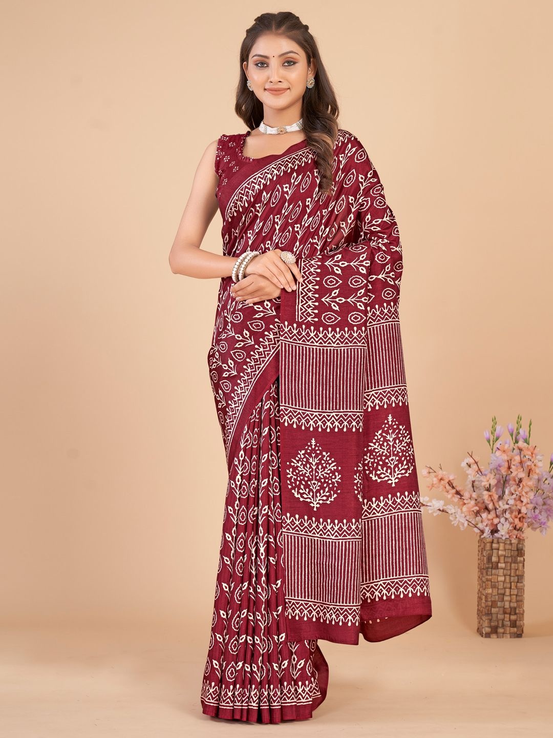 

Mitera Dabu Silk Blend Bagru Saree, Burgundy