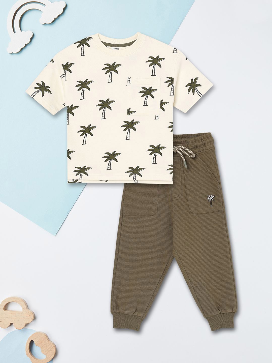 

max Boys Printed Round Neck Pure Cotton T-shirt With Joggers, Off white