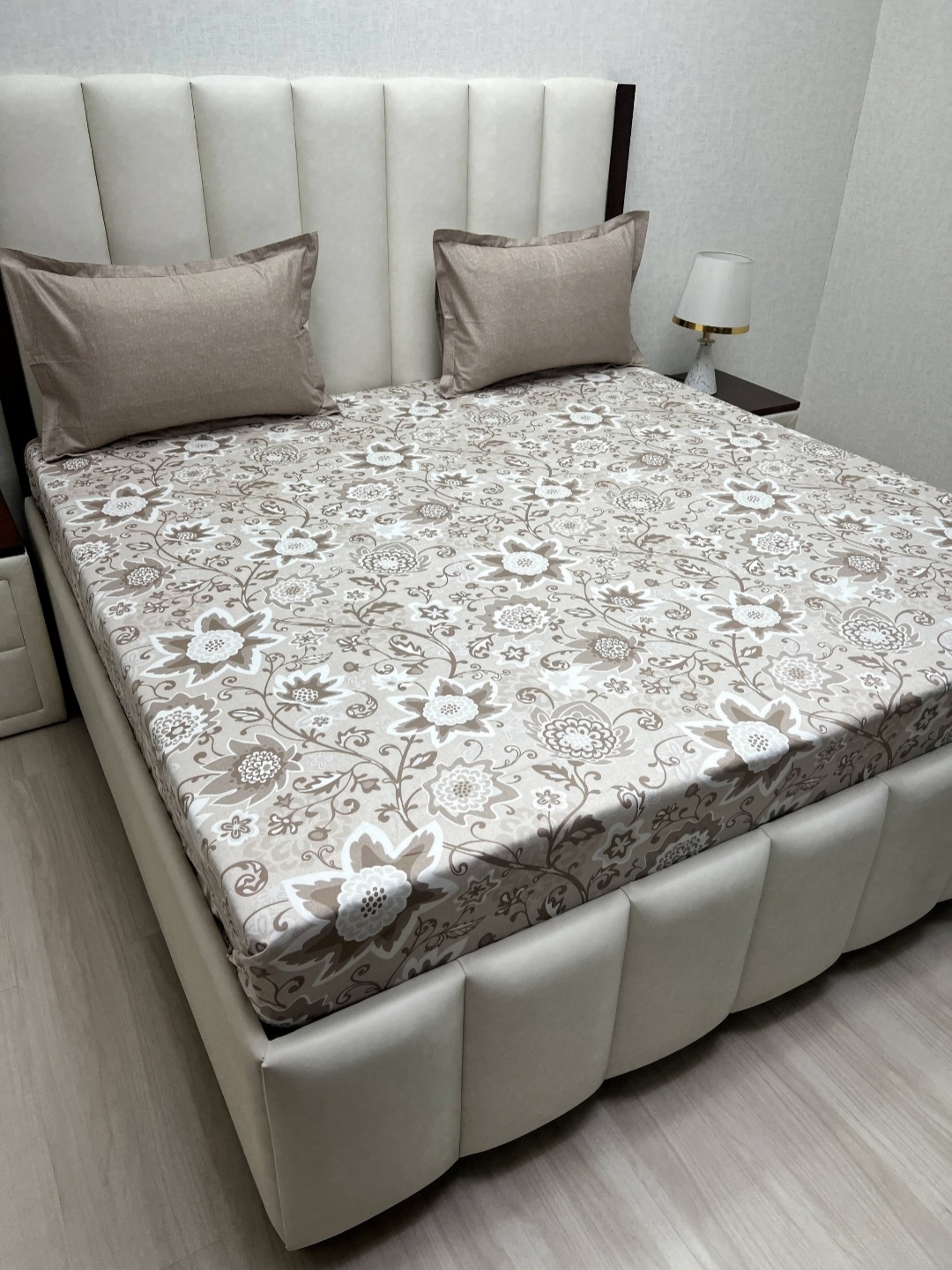 

Pure Decor Brown & White Floral King Bedsheet with 2 Pillow Covers