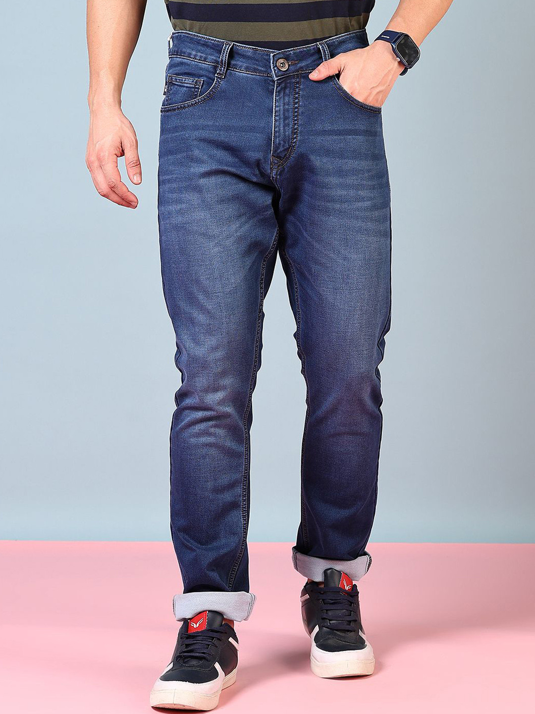 

V-Mart Men Mid-Rise Regular Fit Light Fade Denim Jeans, Blue