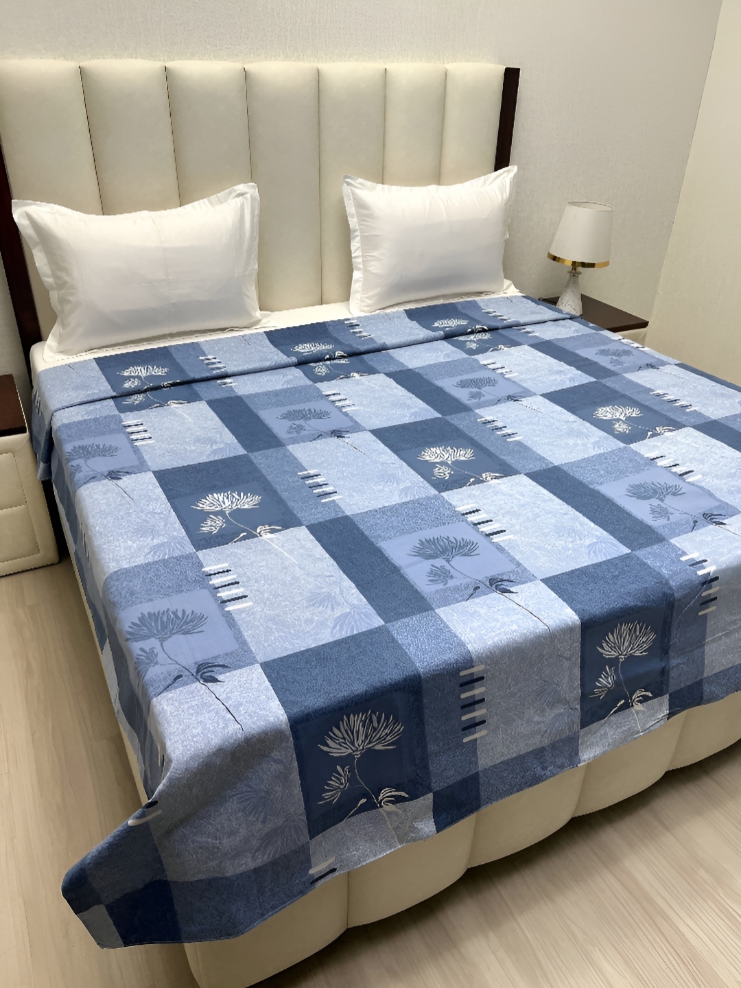

Pure Decor Blue & White Printed Pure Cotton King Duvet Cover