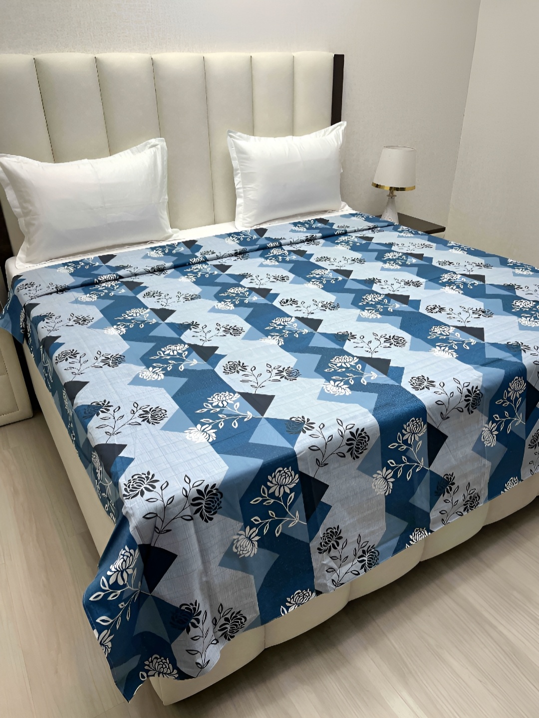 

Pure Decor Blue & White Printed Pure Cotton 260 TC King Size Duvet Cover