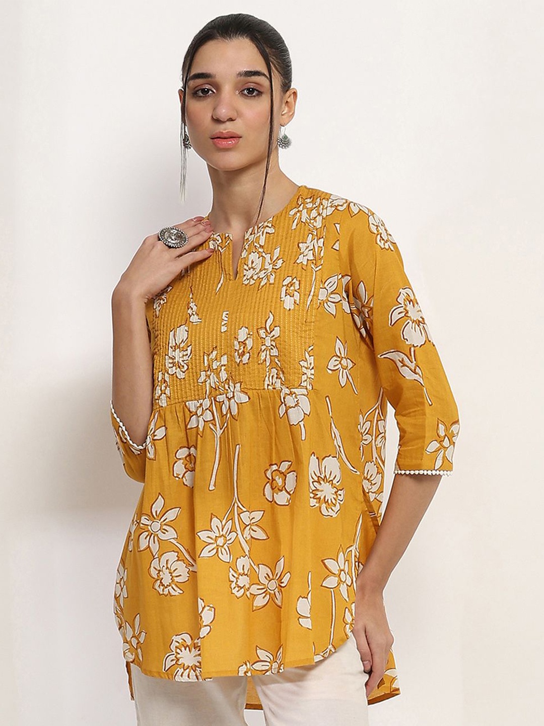 

Rangriti Floral Printed Pure Cotton Kurti, Yellow