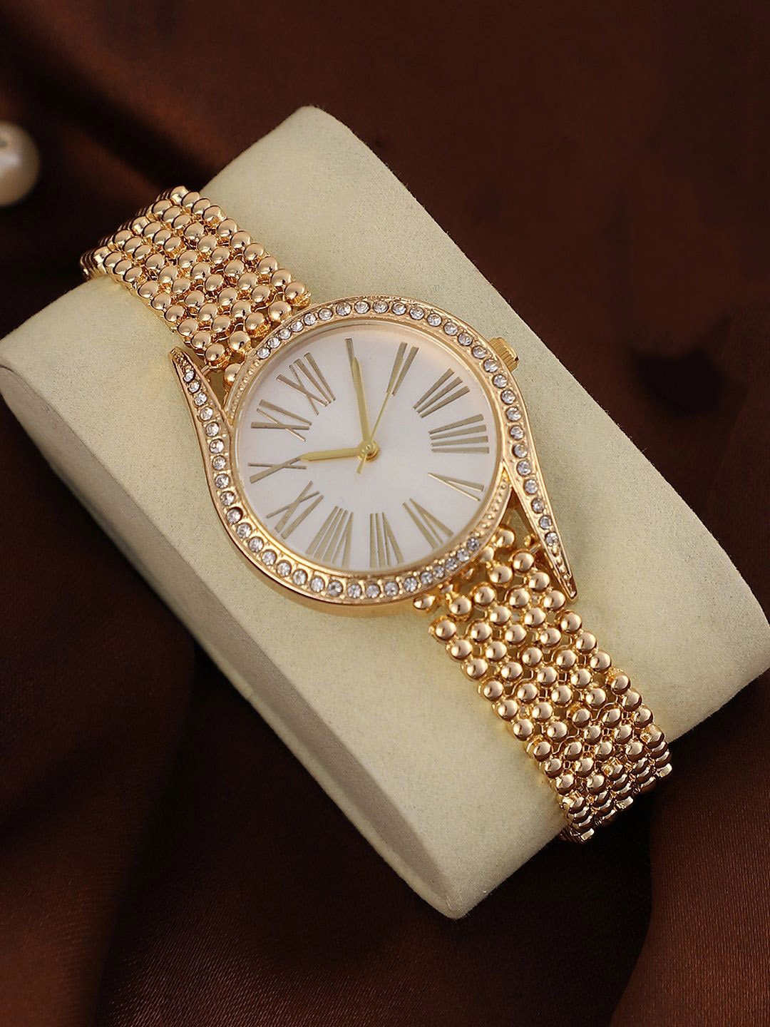 

HAUTE SAUCE by Campus Sutra WomenThe Roman Dotted-Swirl Watch Gold SS25_HSWC1374