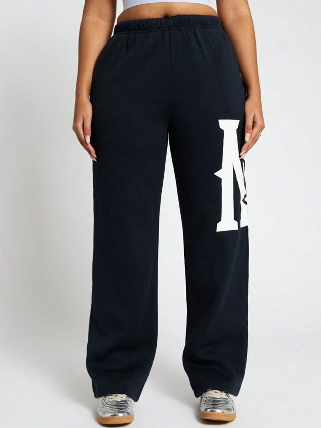 

The Roadster Lifestyle Co. Loose Fit High-Rise Cargo Trousers, Navy blue