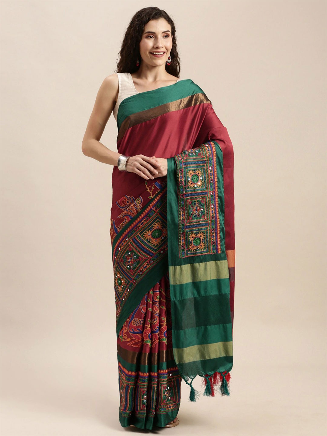 

DIVASTRI Floral Embroidered Silk Cotton Banarasi Saree, Red