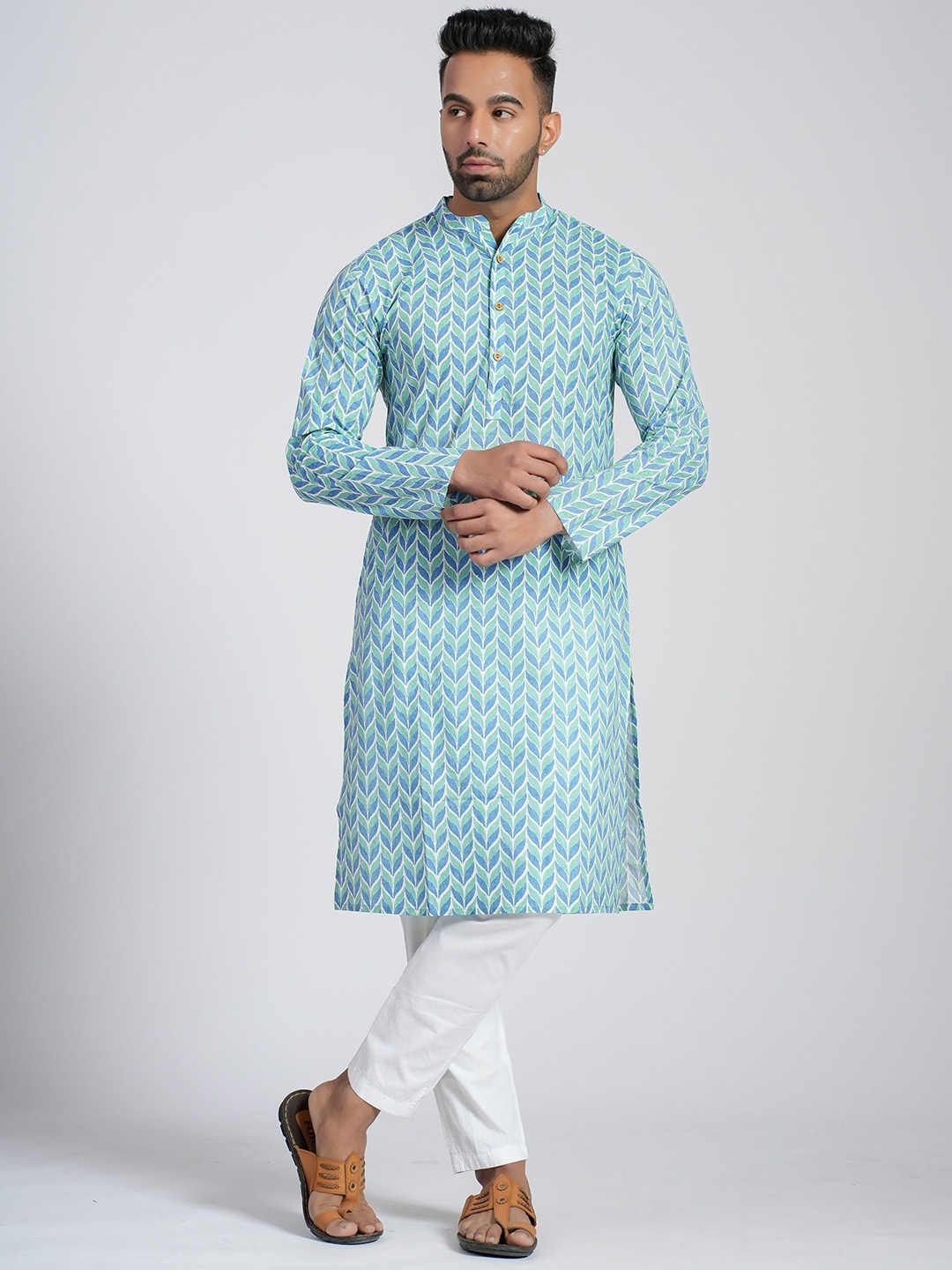 

Cotton Curio Floral Printed Mandarin Collar Pure Cotton Straight Kurta, Blue