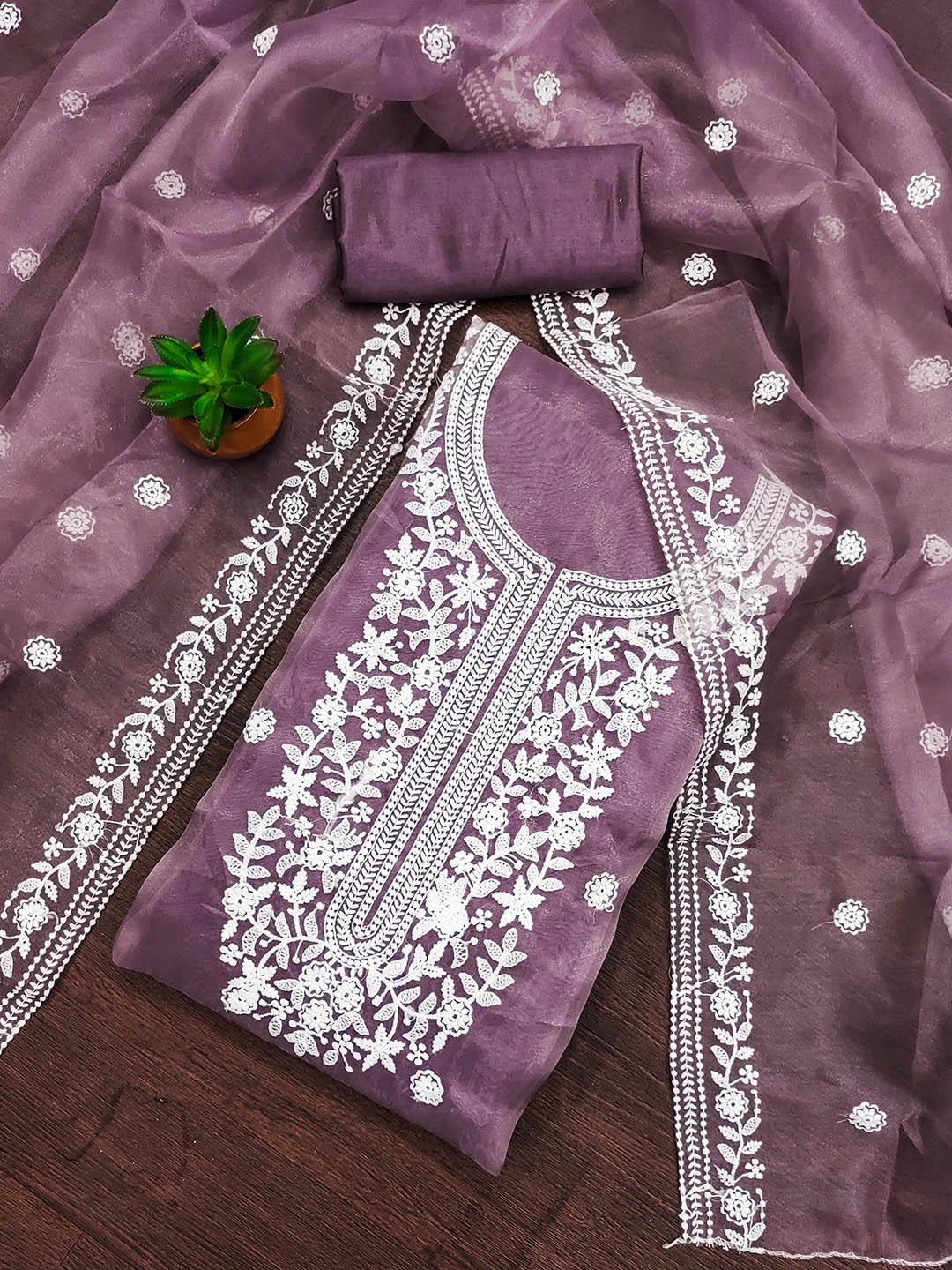 

SAINOOR Floral Embroidered Organza Unstitched Dress Material, Lavender