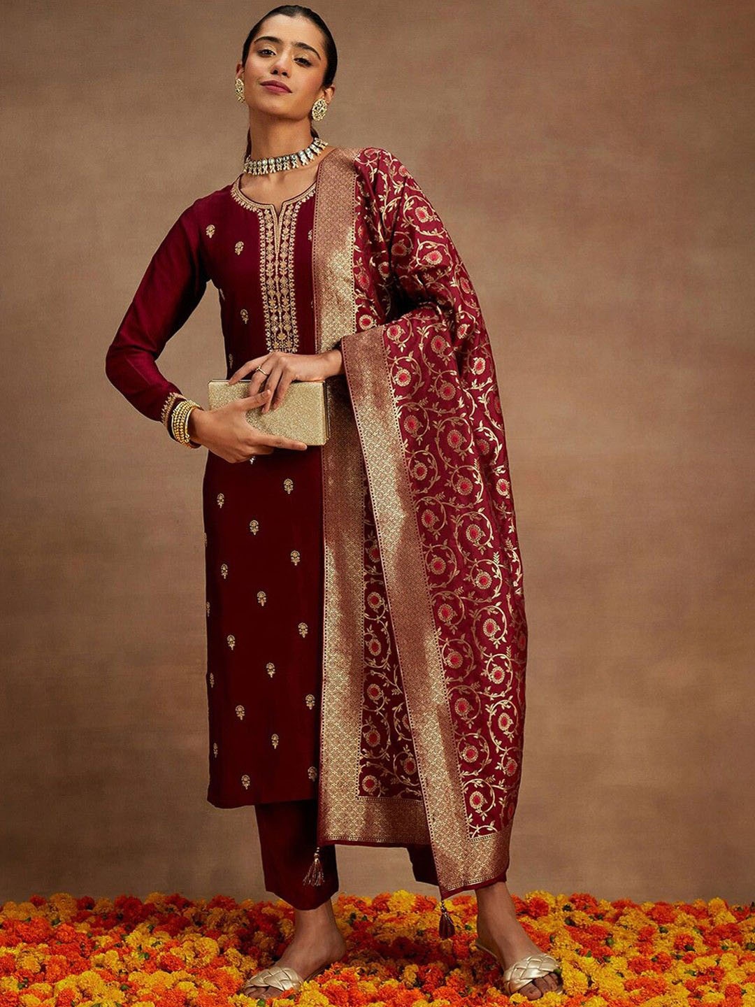 

A.V.M. SILK MILLS Women Floral Embroidered Regular Pure Cotton Kurta with Trousers & With Dupatta, Magenta