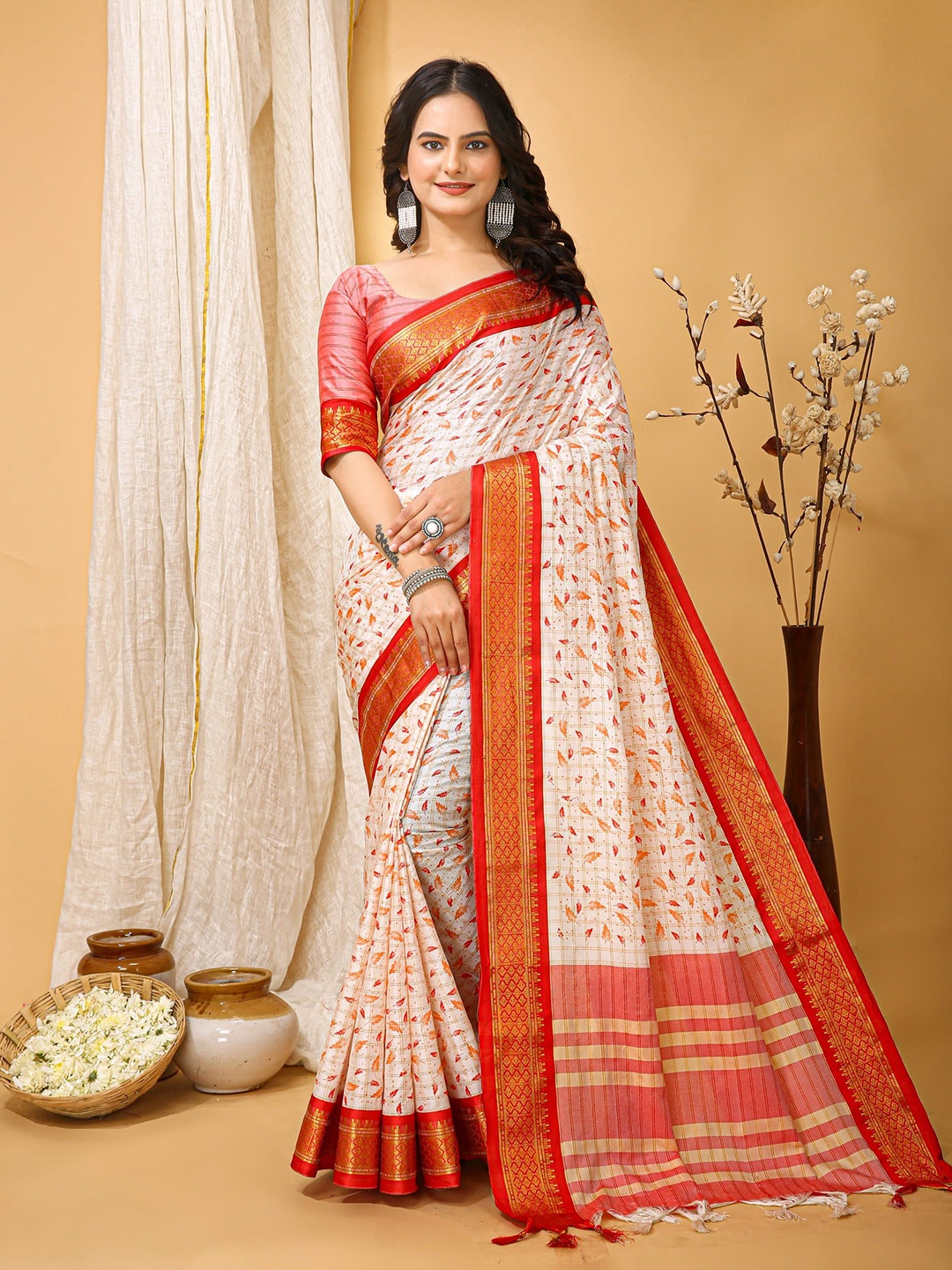 

V3 FASHION STUDIO Ethnic Motifs Zari Art Silk Saree, Red