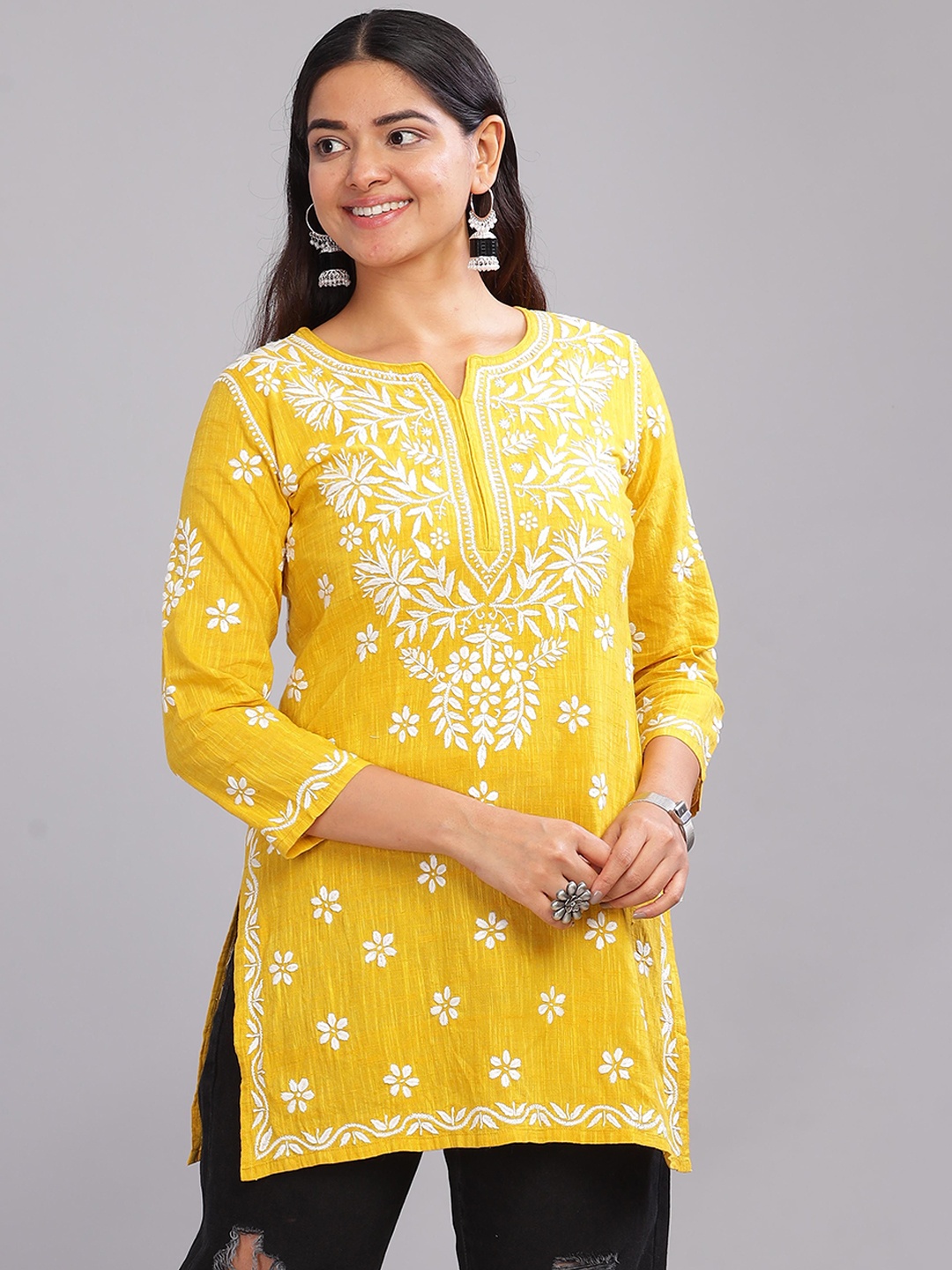 

Club Loom Women Floral Embellished Chikankari Kurta, Yellow