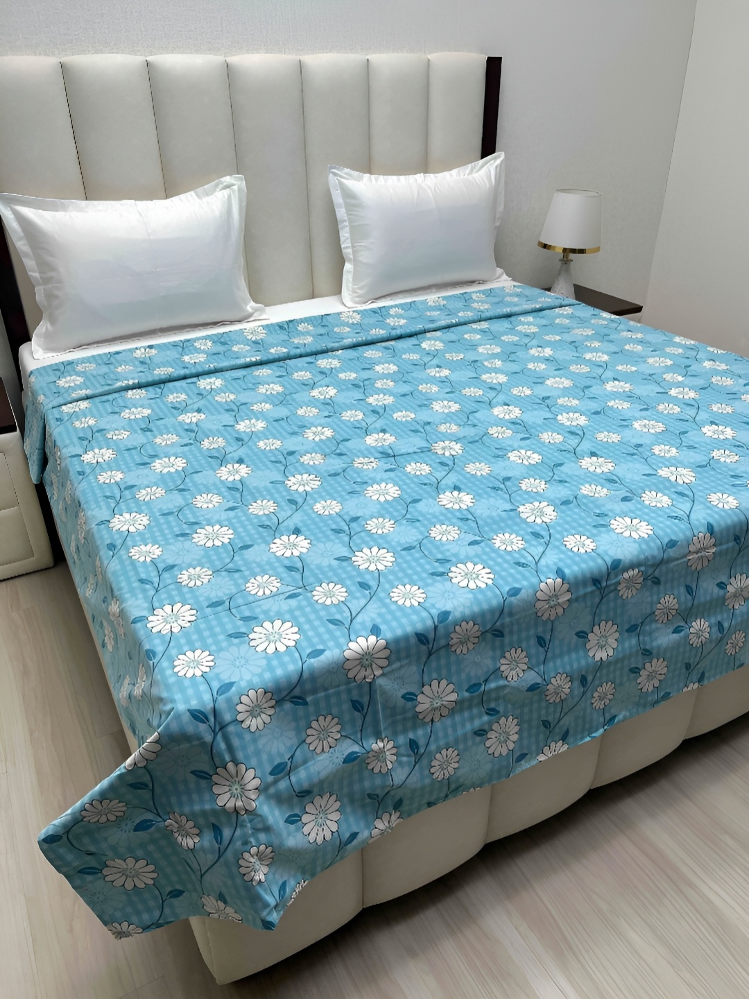 

Pure Decor Blue & White Floral Printed Pure Cotton 350 TC King Size Duvet Cover