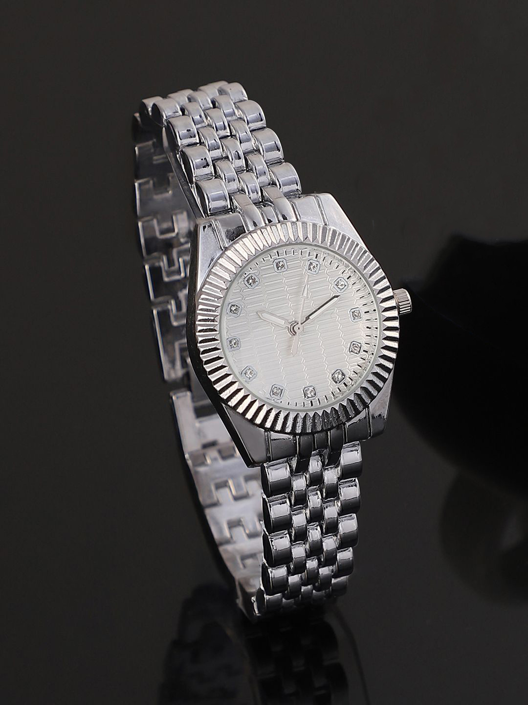 

HAUTE SAUCE by Campus Sutra Women's The Ribbed H-Link Round Watch SS25_HSWC1367, White