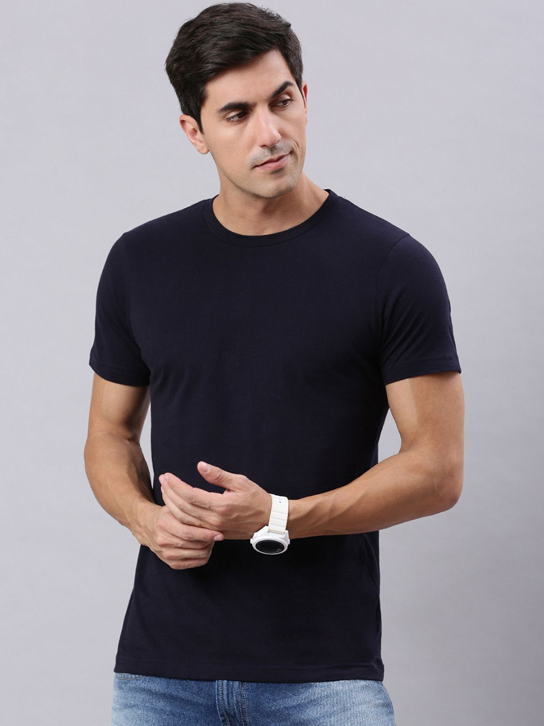 

The Roadster Lifestyle Co. Men Solid Cotton Round Neck Casual T-Shirt, Navy blue