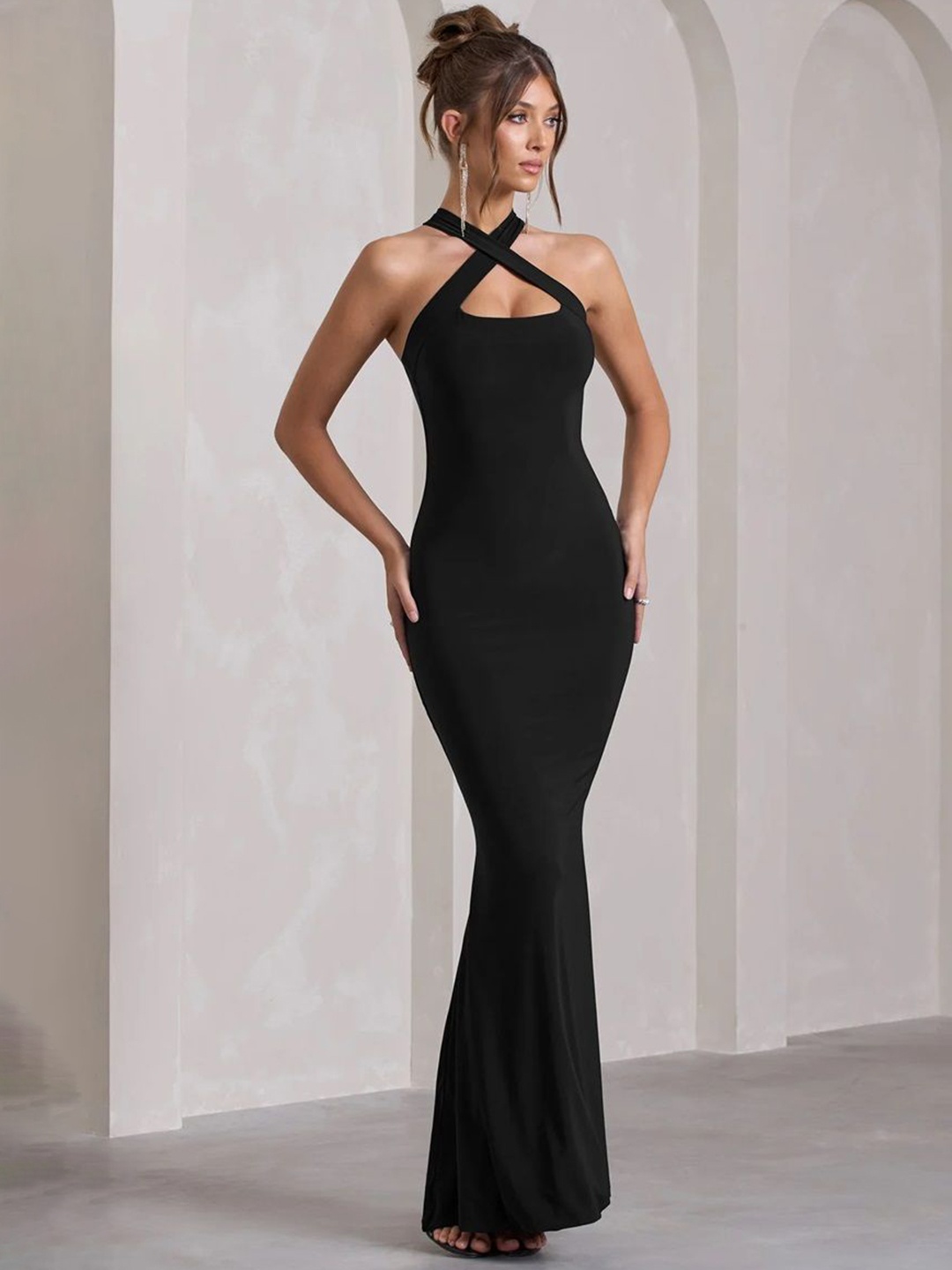 

TRAQUILA Halter Neck Bodycon Maxi Dress, Black