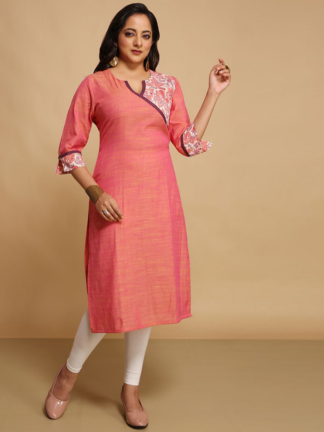 

WoodenTant Khadi Notch Neck Straight Kurta, Peach