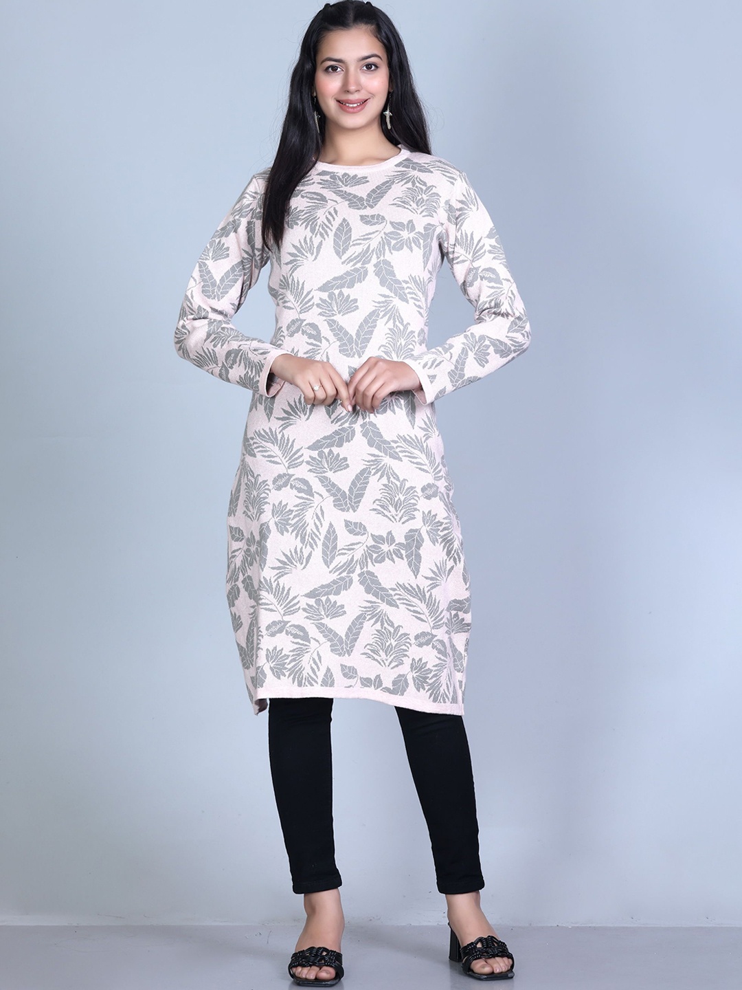 

BeriBlu Floral Woven Design Round Neck Jacquard Straight Kurta, White