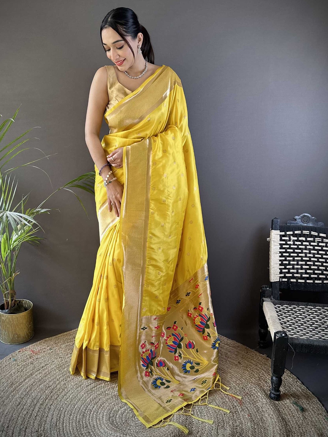 

Mitera Ethnic Motifs Zari Silk Blend Paithani Saree, Yellow