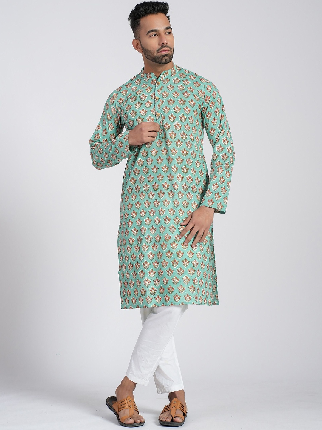 

Cotton Curio Floral Printed Mandarin Collar Pure Cotton Straight Kurta, Green