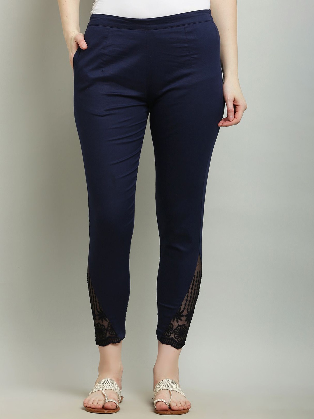

Sellingsea Women Regular Fit Mid-Rise Trousers, Navy blue
