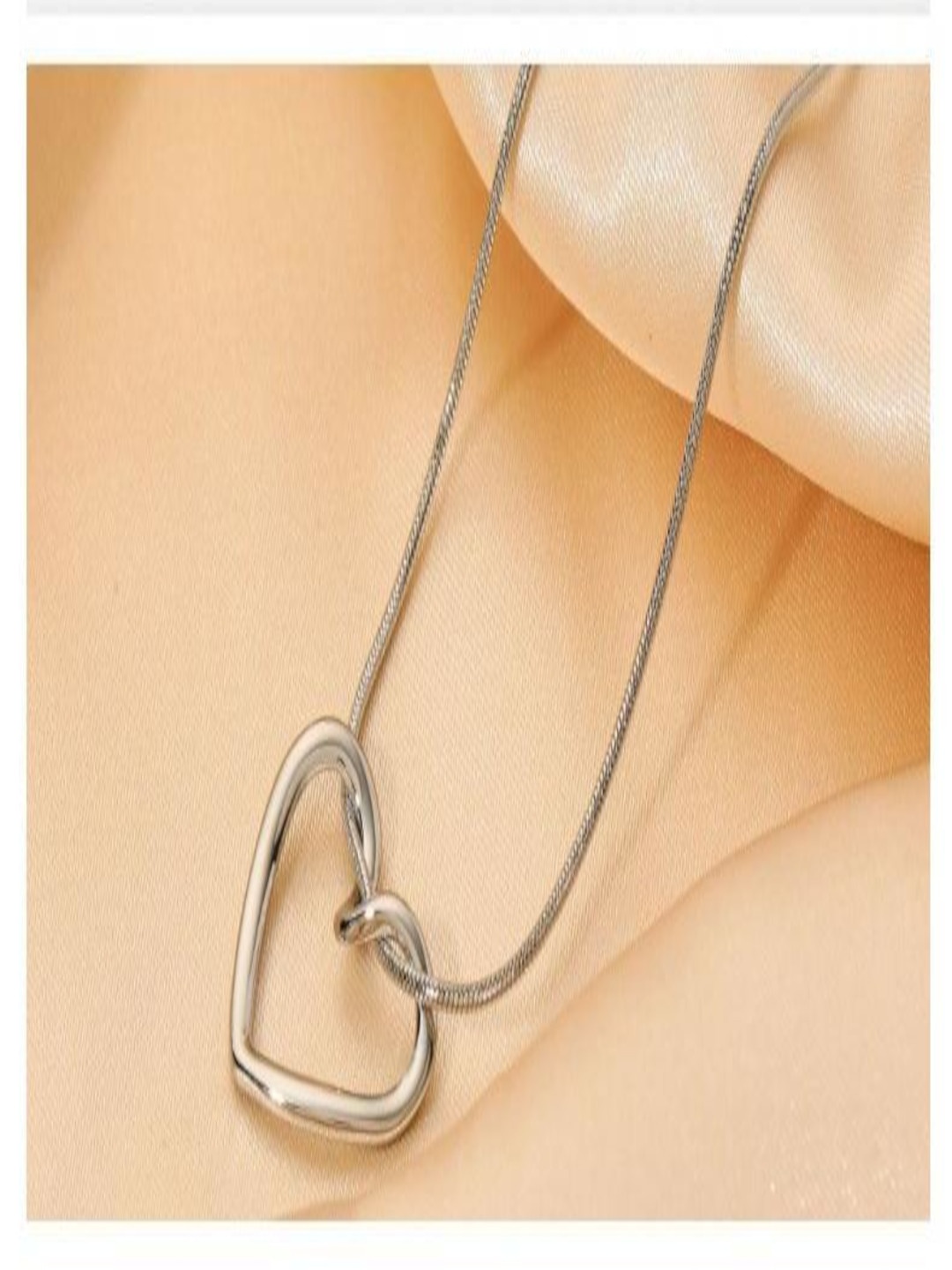 

DressBerry Women Heart-Shaped Minimal Design Chain, Silver