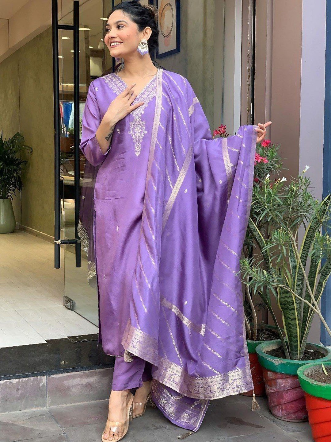 

ZEEPKART Floral Embroidered V-Neck Sequinned Straight Kurta With Trousers & Dupatta, Purple