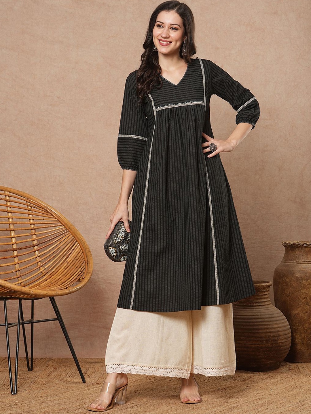 

KAMI KUBI Striped V Neck A Line Pure Cotton Kurta, Black