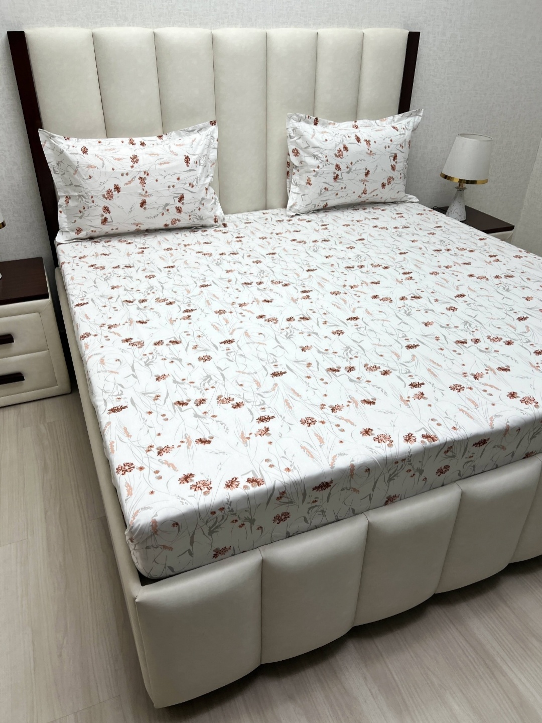 

Pure Decor White Floral Printed Pure Cotton 300 TC King Bedsheet Set 2.74 m x 2.74 m