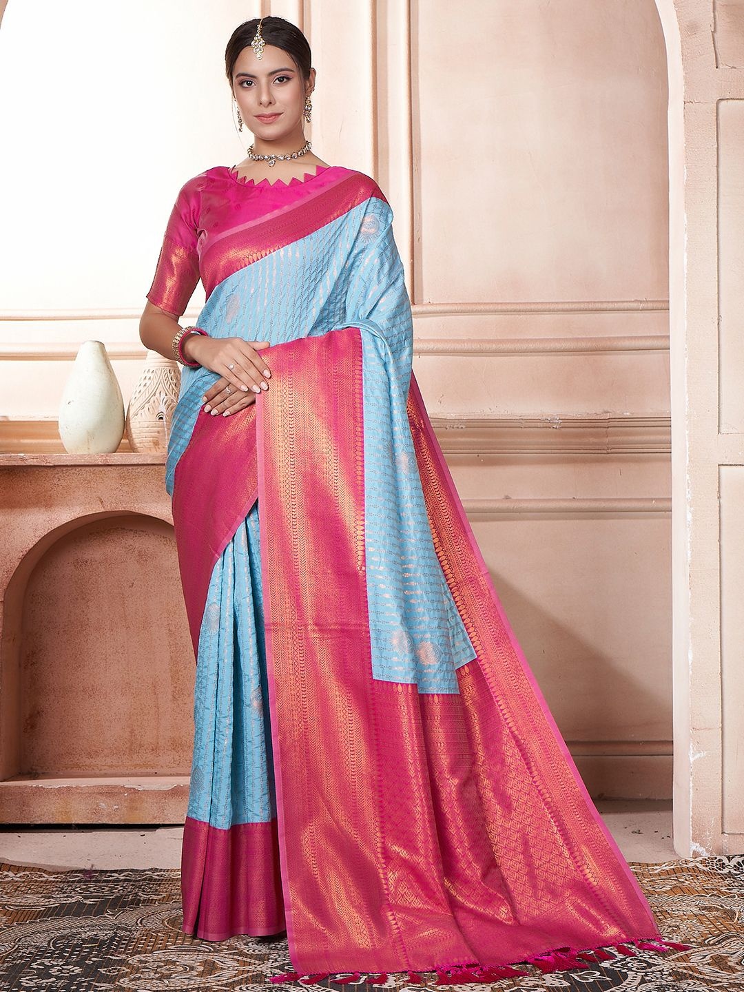 

DIVASTRI Woven Design Zari Silk Blend Kanjeevaram Saree, Blue