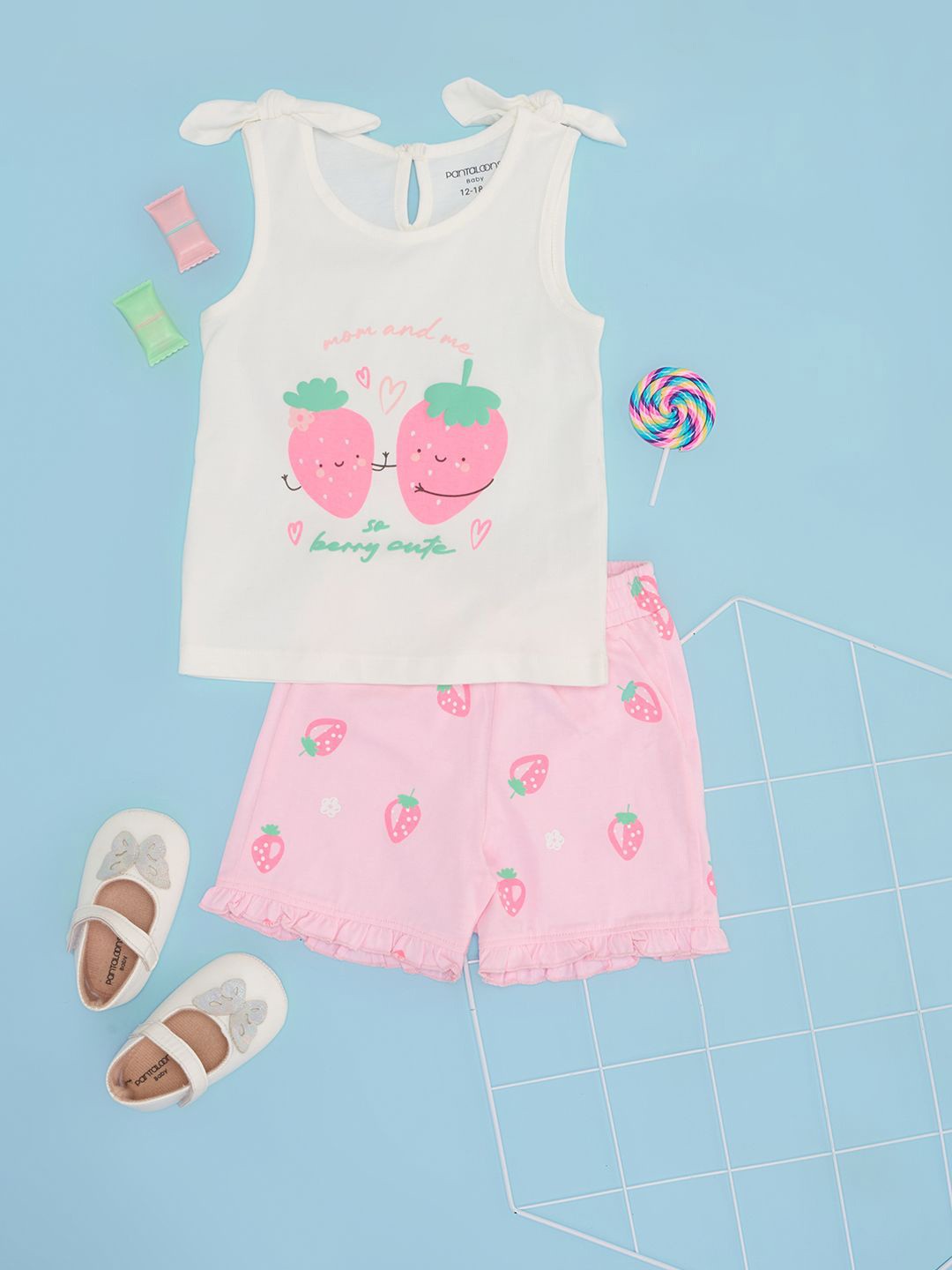 

Pantaloons Baby Girls Printed Pure Cotton T-shirt With Shorts, White