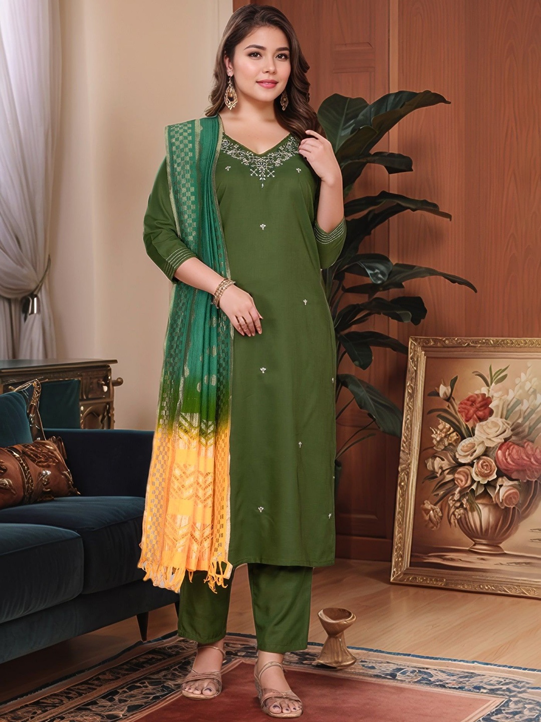 

DIVASTRI Floral Embroidered V Neck Straight Kurta With Trousers & Dupatta, Green
